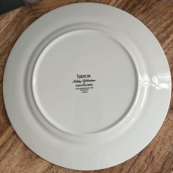 Christmas Traditions Tree Plate with Holly Border - Picture 3 of 10